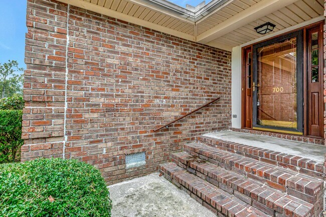 Building Photo - Charming 4-Bedroom, 2-Bath Brick Home with...