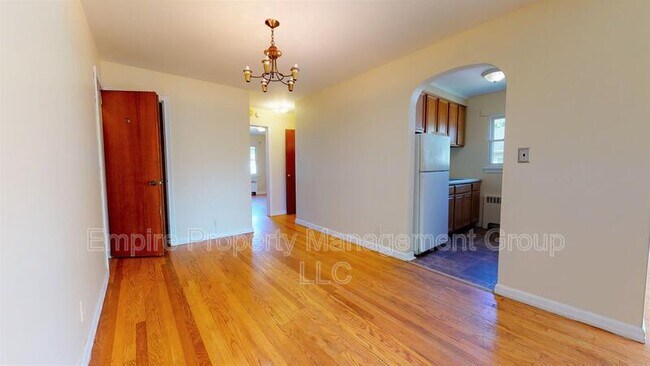 Building Photo - 31 Parkwood St