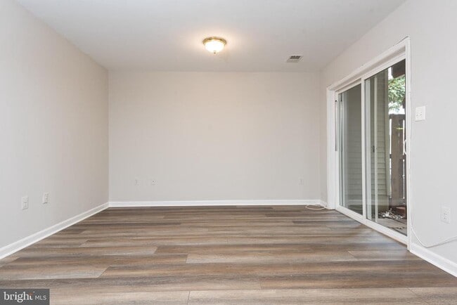 Building Photo - 14201 Hunters Run Way
