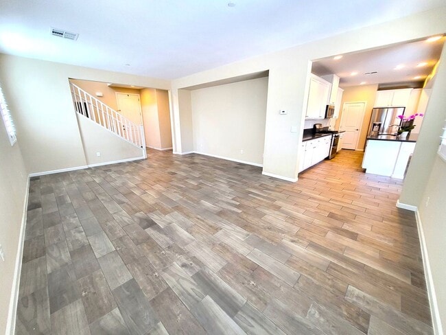 Building Photo - 4 Bedroom House with Community Pool, Baseb...