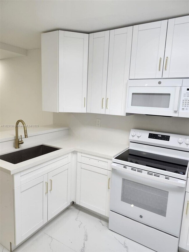 Foto del edificio - 2 bedroom in North Miami Beach FL 33179