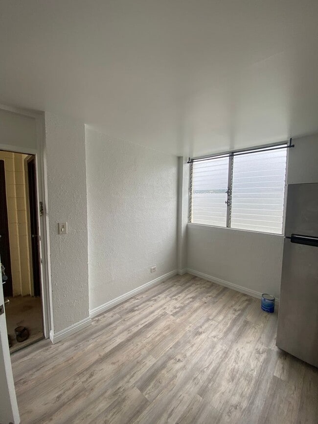 Photo - Convenient 1 Bedroom, 1 Bath, 1 Parking  Near Waikiki House