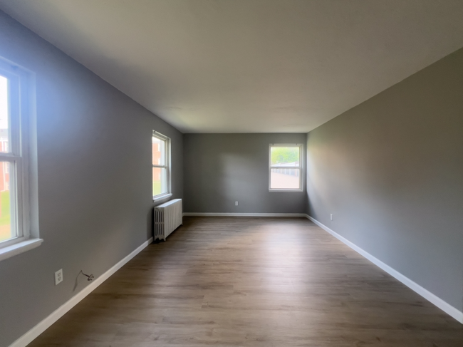 Foto del edificio - 10404 Shaker Blvd