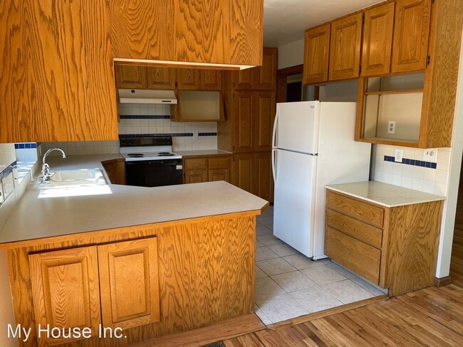 Building Photo - 5 br, 3 bath House - 1833 Broadview Place