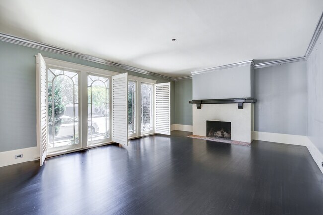 Building Photo - 346 El Camino Del Mar