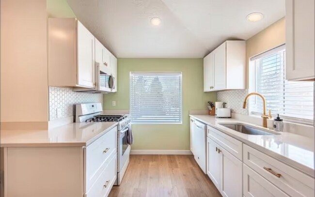 Foto del edificio - 1388 Country Ln
