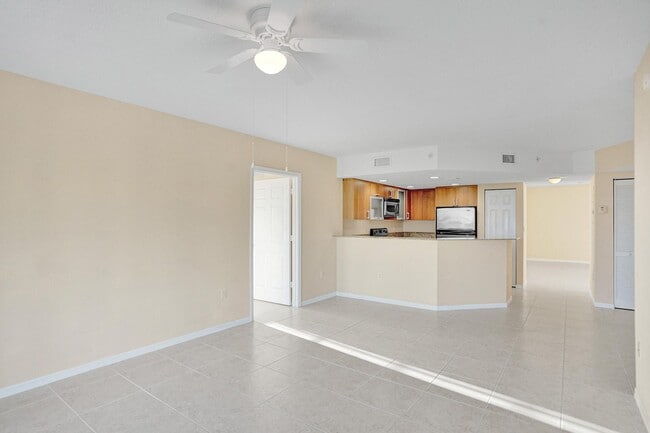 Foto del edificio - 201 Golden Isles Dr
