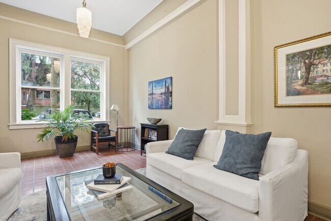 Foto del edificio - Studio off of Forsyth Park in Historic Downtown Savannah!