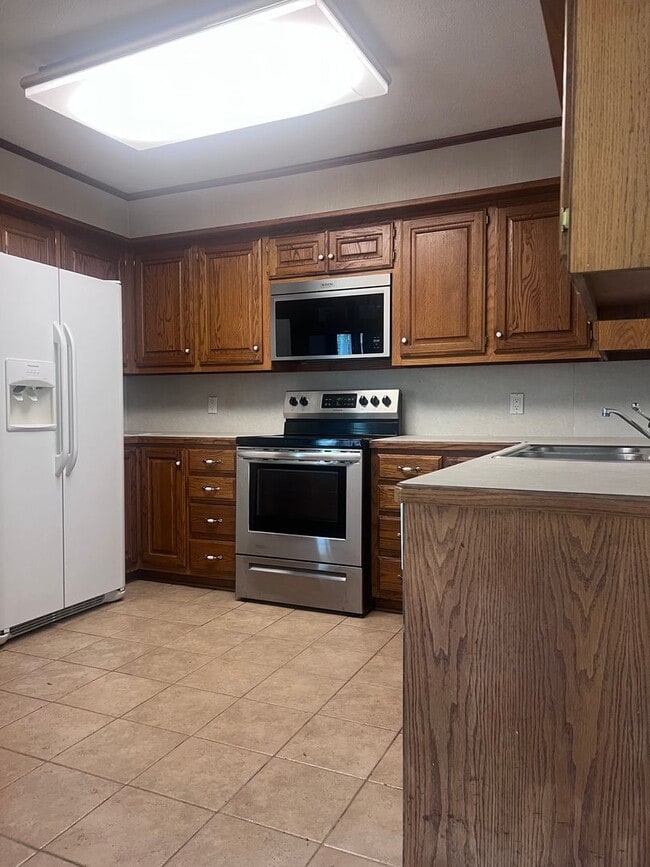 Building Photo - 114 Apache Dr