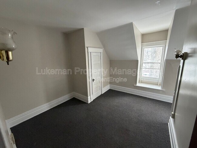 Foto del edificio - 515 Village St