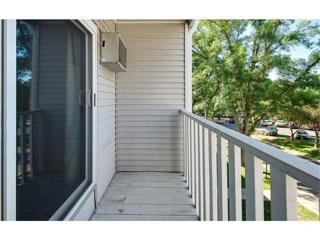 Building Photo - 1601 N Innsbruck Dr