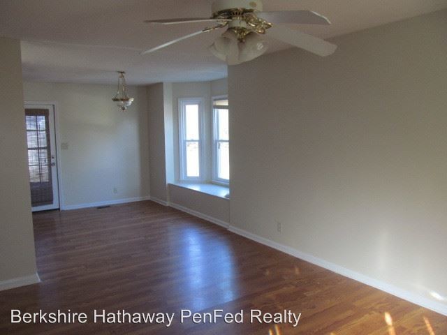Building Photo - 3 br, 1.5 bath House - 3400 Pembroke Rd