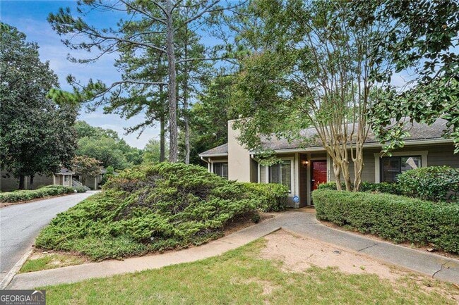 Building Photo - 2949 Torreya Way SE