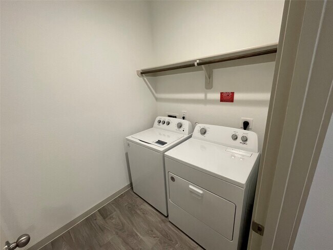 Foto del edificio - 12721 Oxford Gate Dr