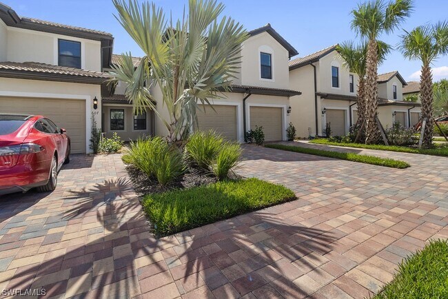 Foto del edificio - 5690 Mayflower Way