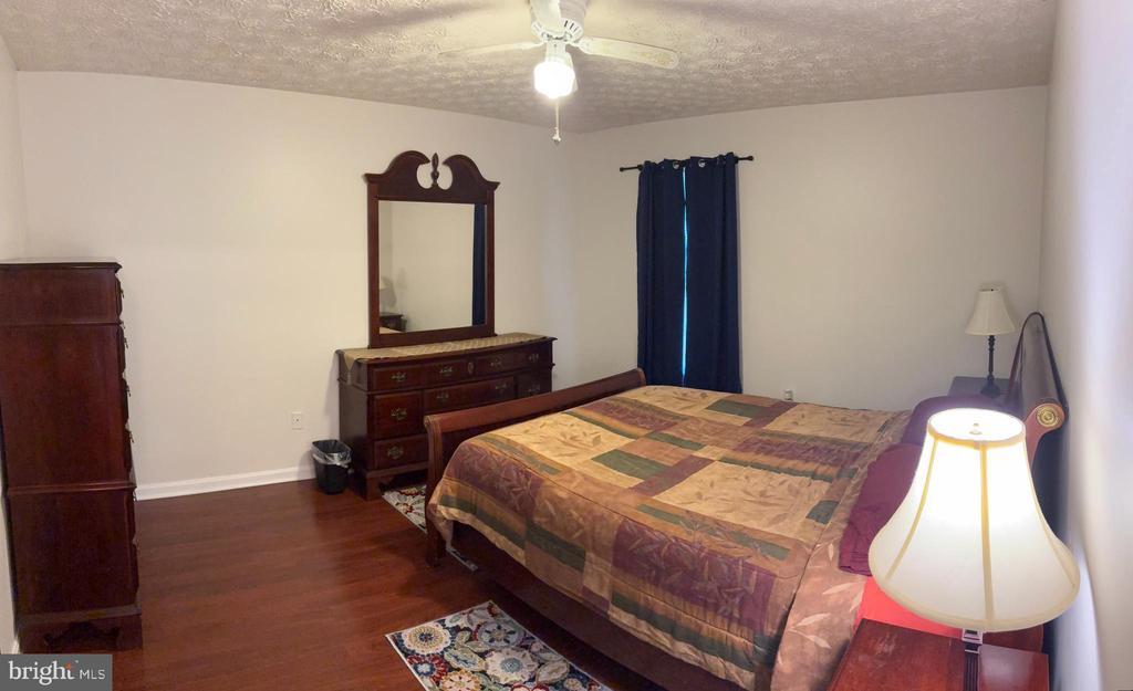 Foto del edificio - 107 Bonhill Dr