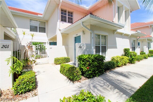 Foto del edificio - 5025 Cedar Springs Dr
