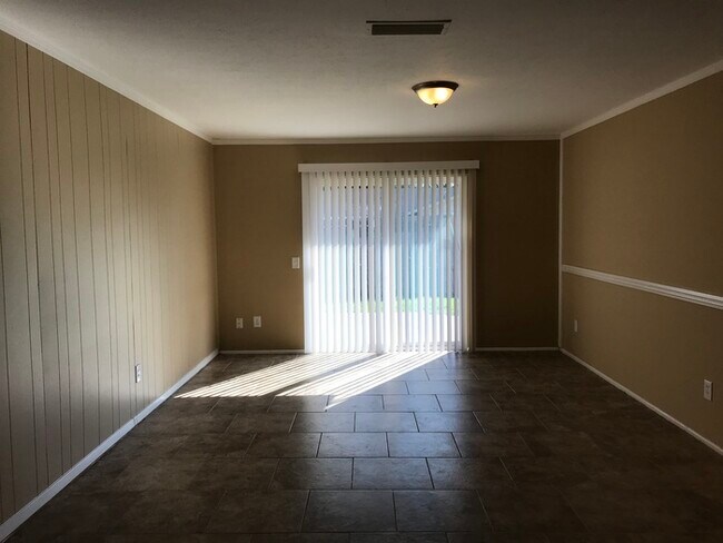 Foto del edificio - 2928 Abston Dr