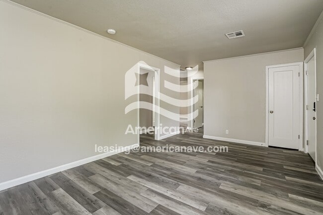 Foto del edificio - 1631 N Columbia Pl