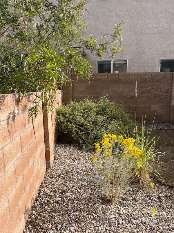 Building Photo - 10324 Calle Hermosa Pl NW