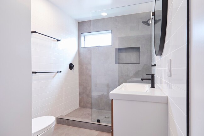 Foto del edificio - 321 Rose Ave