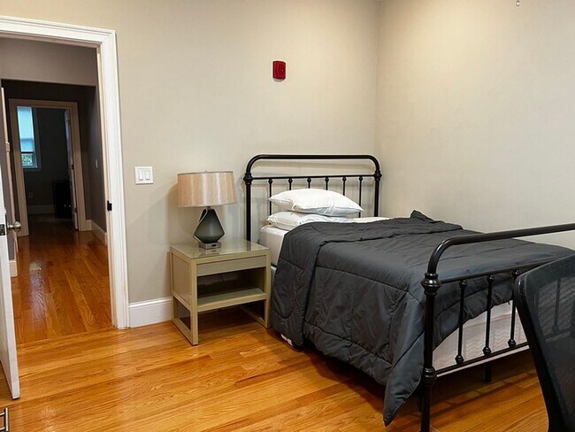 Foto del edificio - 226 Parker Hill Ave