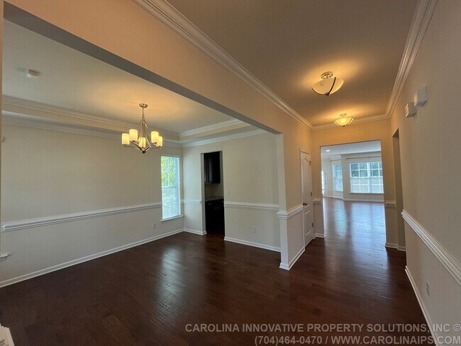 Foto del edificio - 385 Hawks Creek Pkwy
