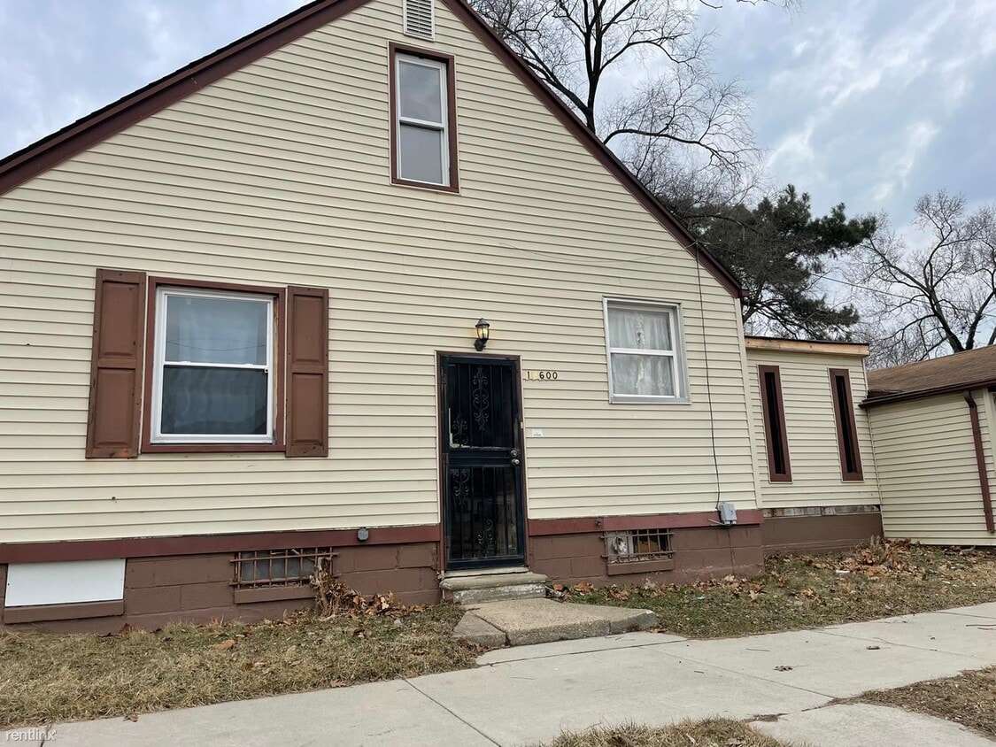 Primary Photo - 3 br, 1 bath House - 18600 Margareta St
