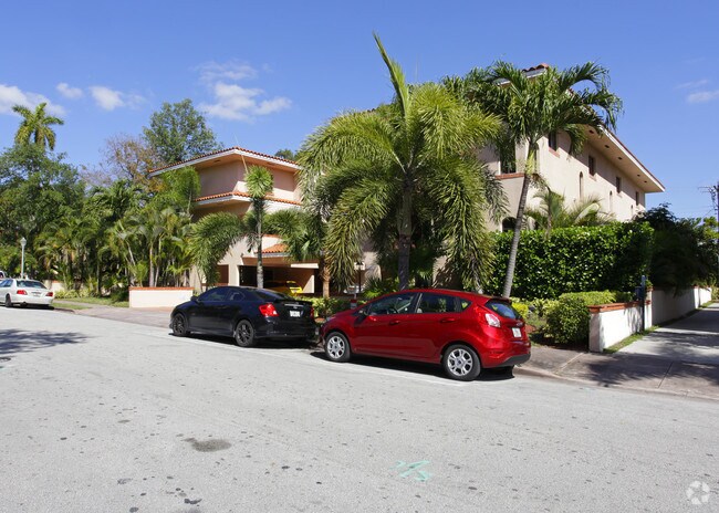 Building Photo - Villas de Majorca