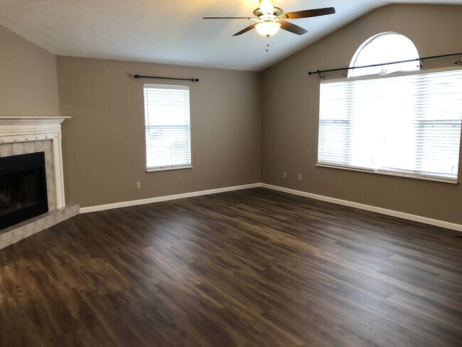 Foto del edificio - Maryville 37804 - 3 bedroom, 2 Bath Home , 2 car garage - Contact Donna Bailey (865) 389-6590