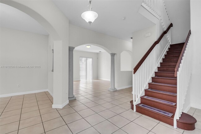 Foto del edificio - 8920 NW 180th Terrace