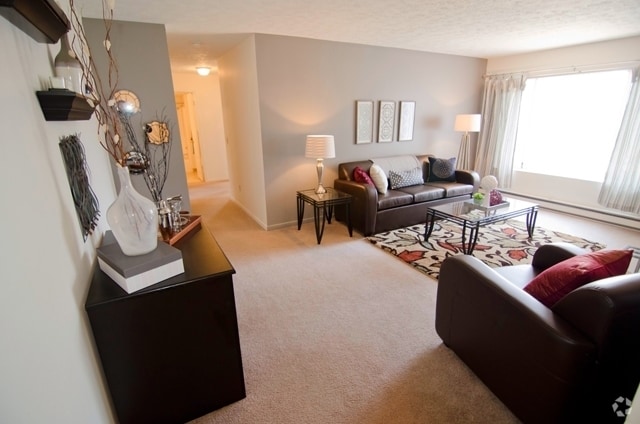 Living Room - Woodbrook Village Apartments