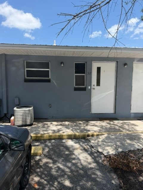 Building Photo - 317 E Phoenix St