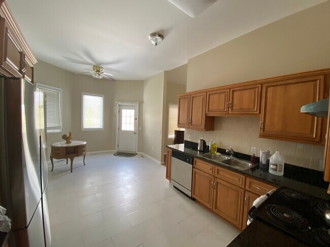 Foto del edificio - 17620 Green Rd