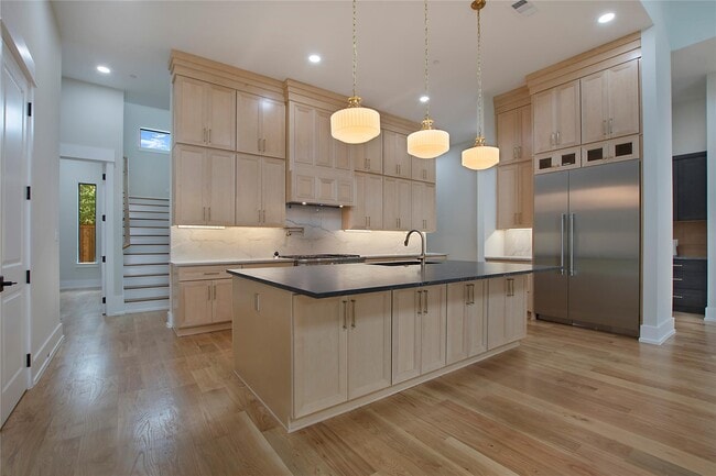 Building Photo - 4208 Allencrest Ln
