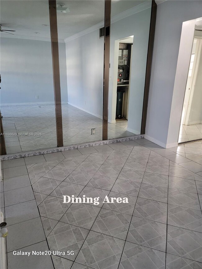 Building Photo - 2219 Polk St