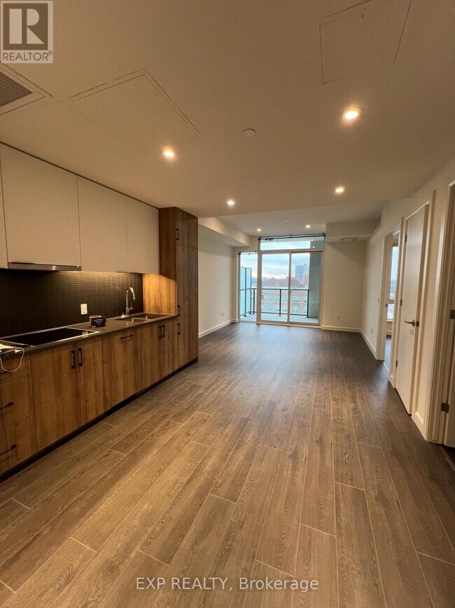 Building Photo - 741 King St W