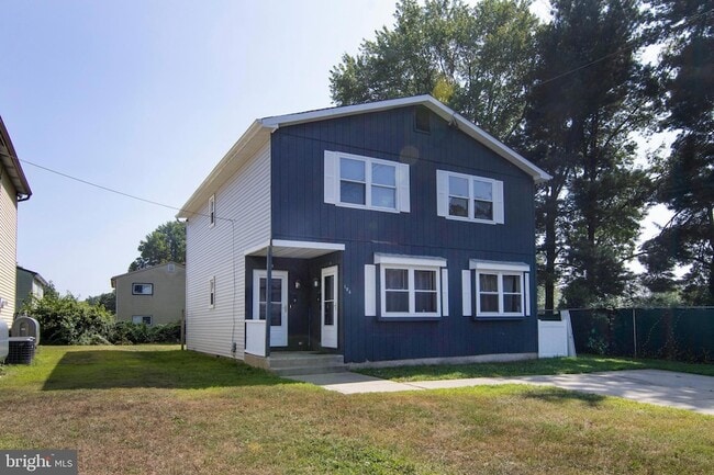 Foto del edificio - 106 Haines Ave