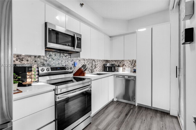 Foto del edificio - 1834 Brickell Ave