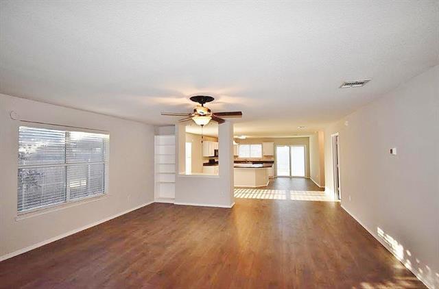 Building Photo - 217 Silver Spur Dr