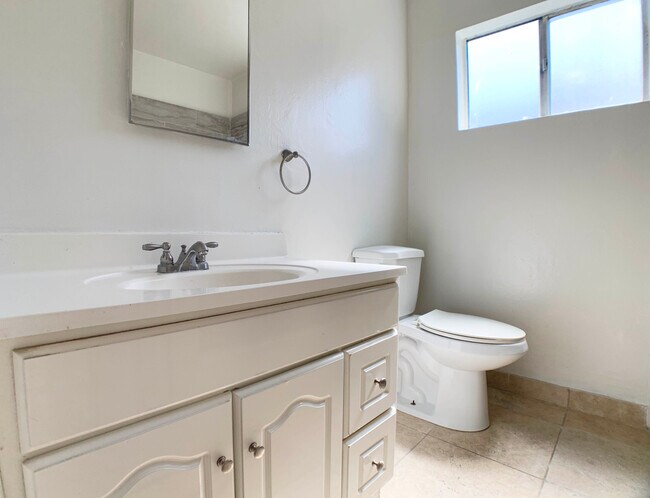 Foto del edificio - 3013 Garnet Ln