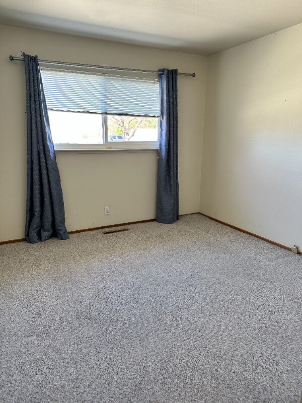 Foto del edificio - 4884 Doyle Rd