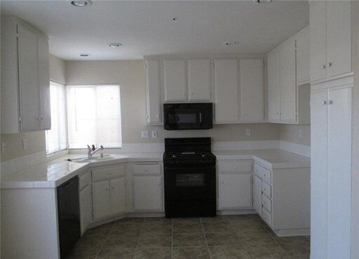 Building Photo - 15654 Coventry Ln