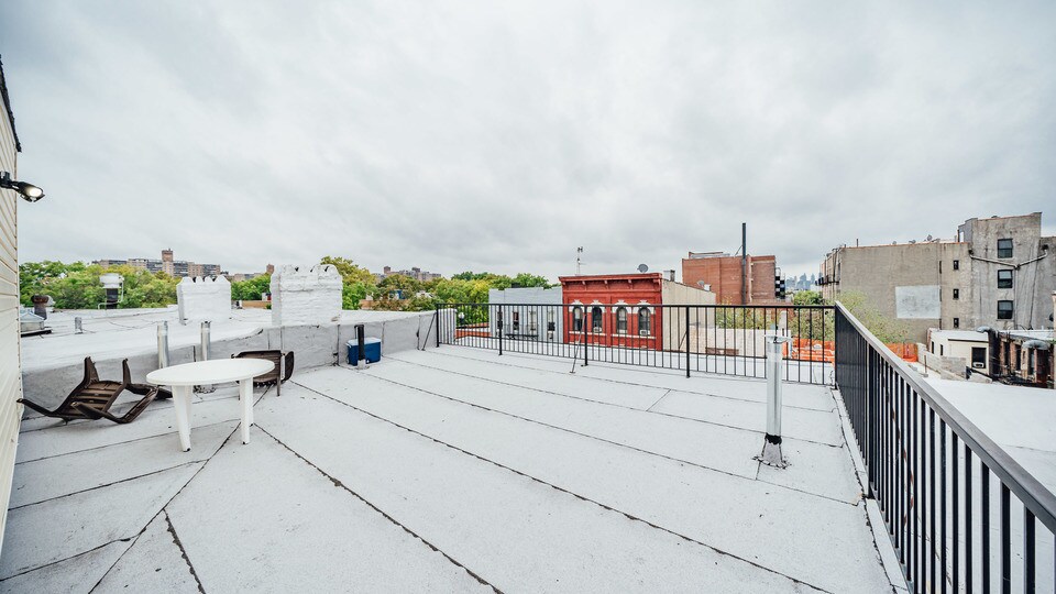 Building Photo - 226 Manhattan Ave