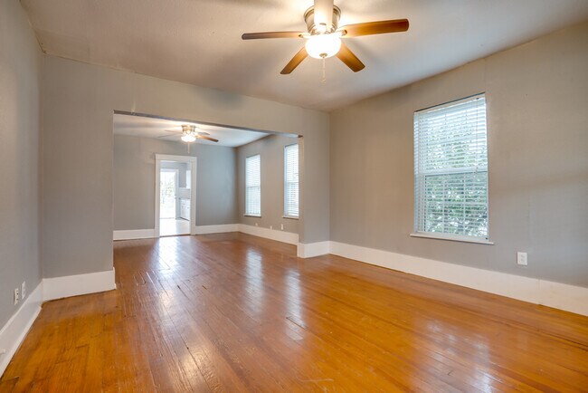 Living Room - 5528 Richard Ave