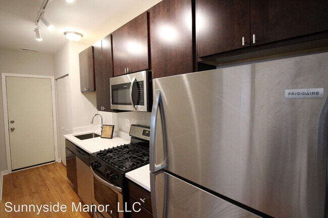 Foto del edificio - 3102 W Sunnyside Ave