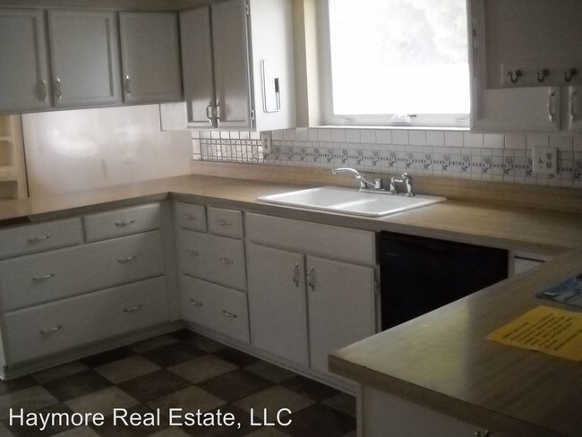Building Photo - 1232 Carmelita Dr