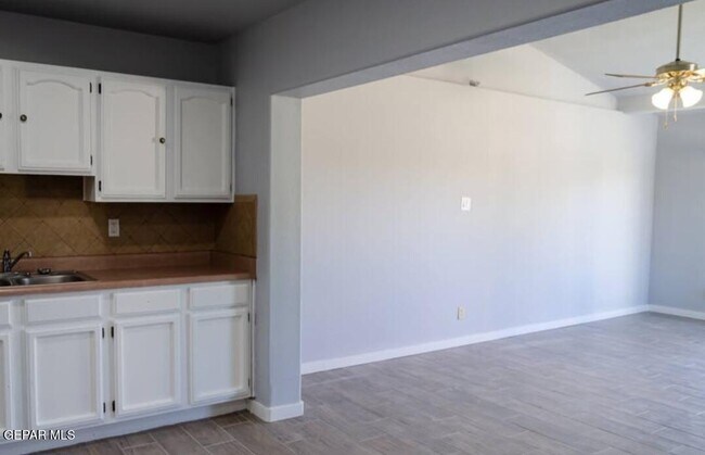 Building Photo - 10321 Preston Dr