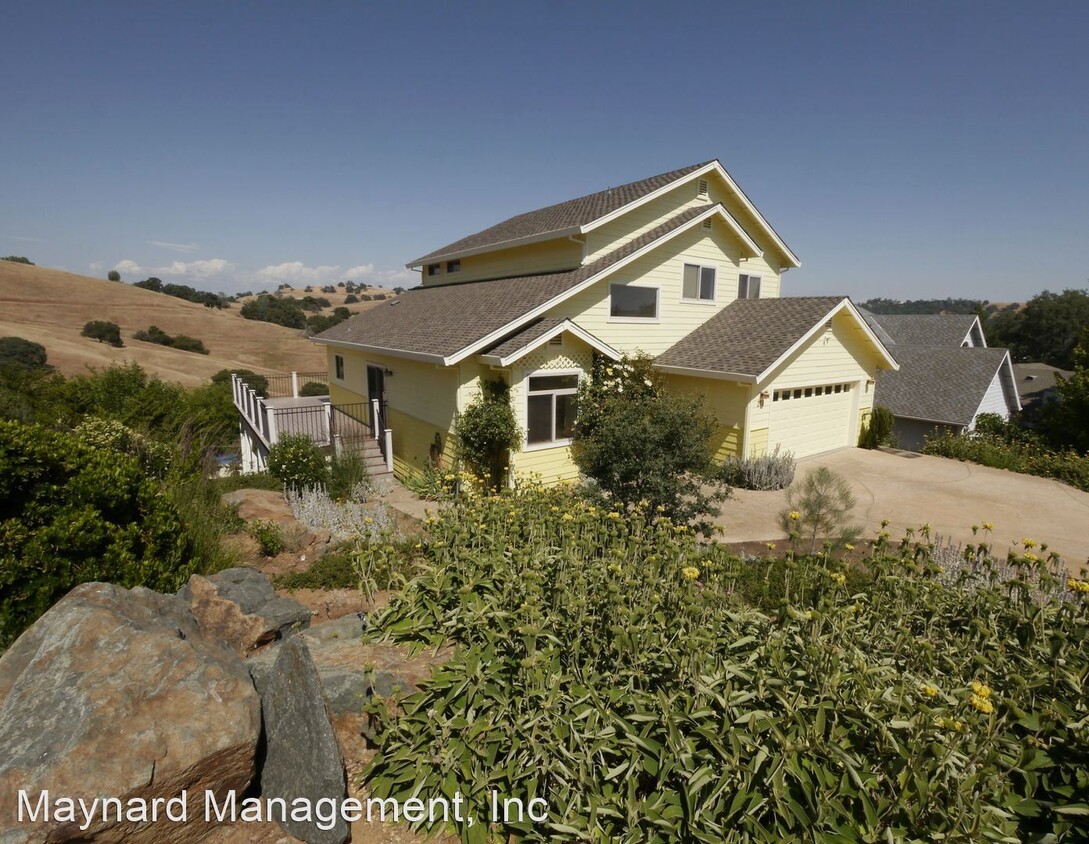 Foto principal - 3 br, 2.5 bath House - 272 California St.