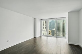 Building Photo - 21 W Randolph St